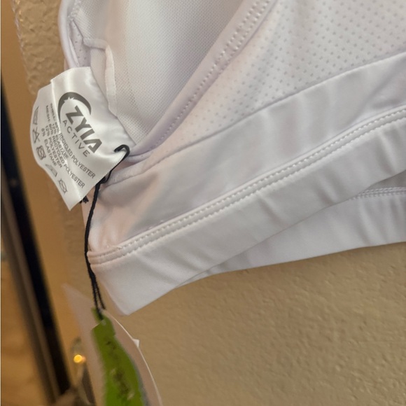 Seamless White Sports Bra - Picture 5 of 5